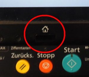 Home key at the control panel is marked with a red circle / "Home"-Taste auf dem Bedienfeld, per rotem Kreis markiert