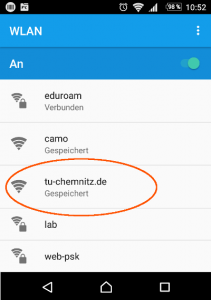 Liste gefundener Netzwerke auf dem Smartphone-Display